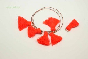 chwosty neon orange 20mm, z kółeczkiem 